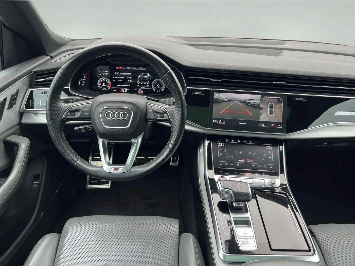 Audi SQ8 TFSI quattro, снимка 9 - Автомобили и джипове - 54223407