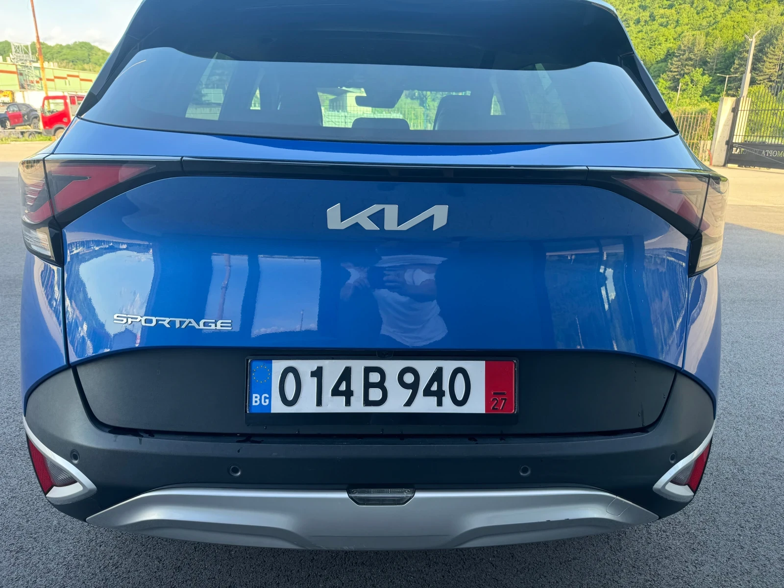 Kia Sportage 1.6HYBRID-Топ-Обслужен!, снимка 5 - Автомобили и джипове - 54671328