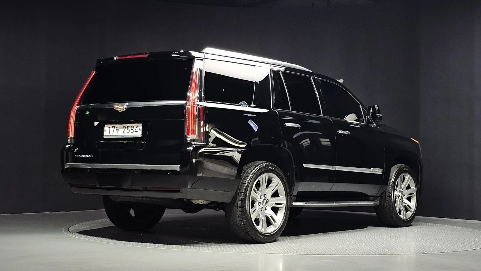 Cadillac Escalade 6.2* ЕЛ. БАГАЖНИК* HUD* BLIND SPOT* 360* КРАЙНА ЦЕ, снимка 2 - Автомобили и джипове - 55243758