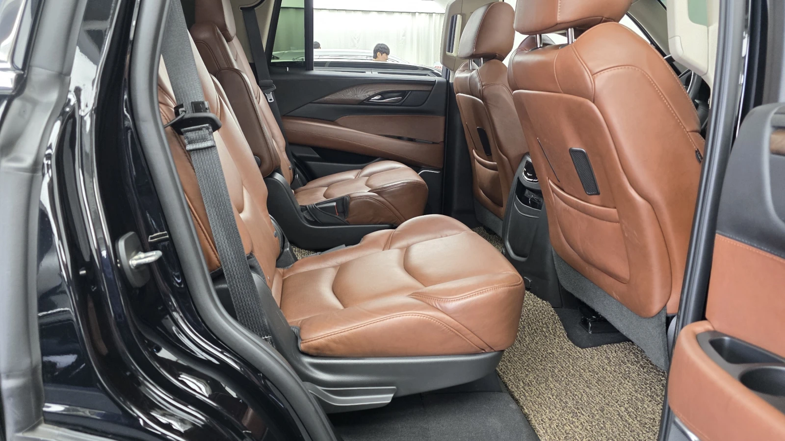 Cadillac Escalade 6.2* ЕЛ. БАГАЖНИК* HUD* BLIND SPOT* 360* КРАЙНА ЦЕ, снимка 12 - Автомобили и джипове - 55243758