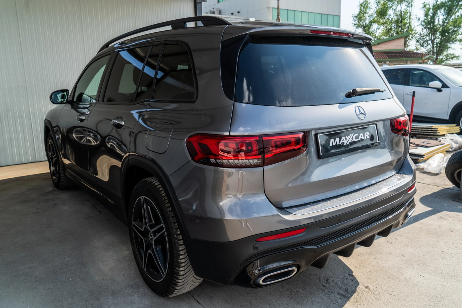 Mercedes-Benz GLB 220 D = AMG PACK = BURMASTER = MULTIBEAM = TOP= ЛИЗИНГ, снимка 6 - Автомобили и джипове - 55581703