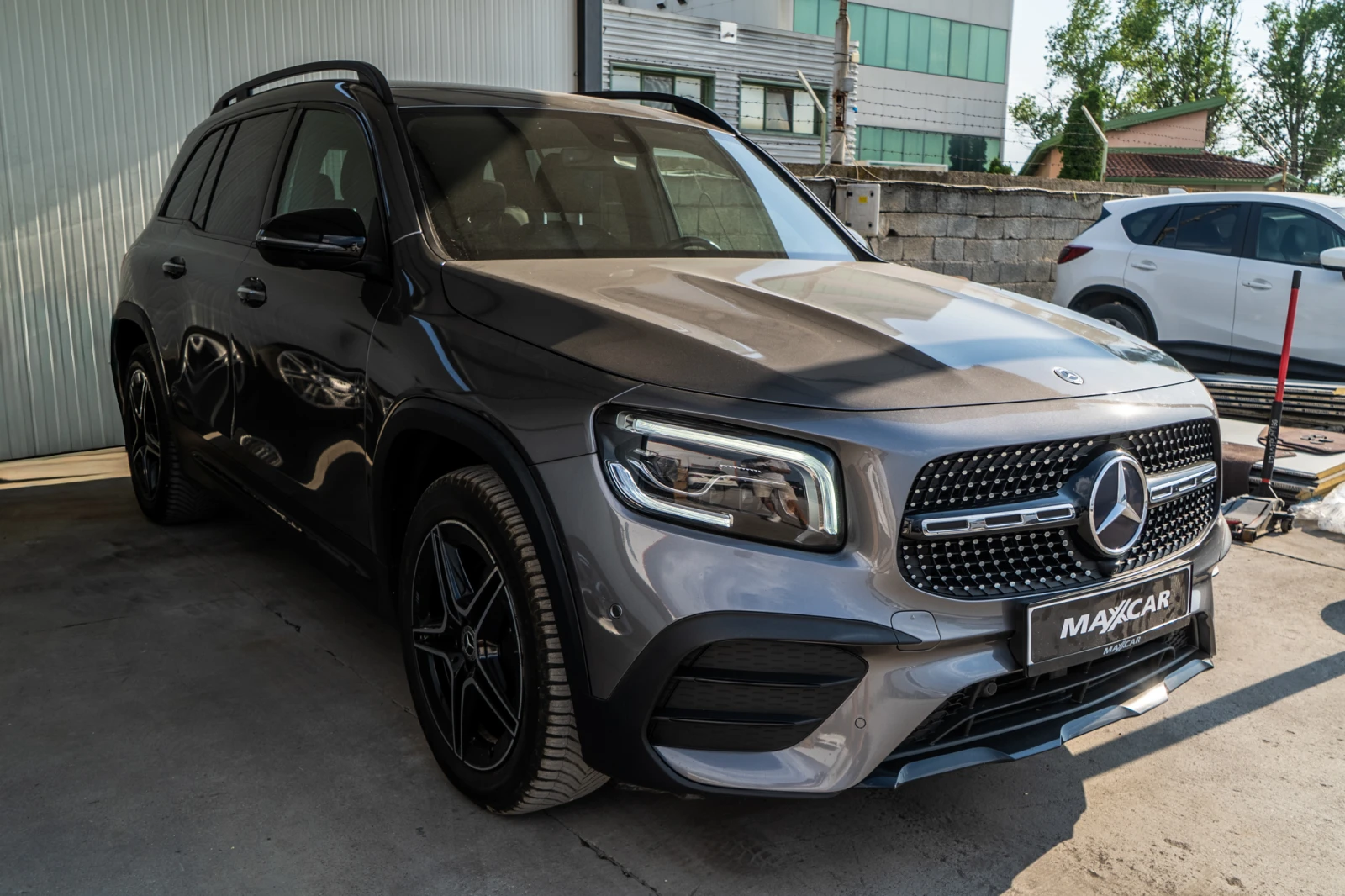 Mercedes-Benz GLB 220 D = AMG PACK = BURMASTER = MULTIBEAM = TOP= ЛИЗИНГ, снимка 3 - Автомобили и джипове - 55581703