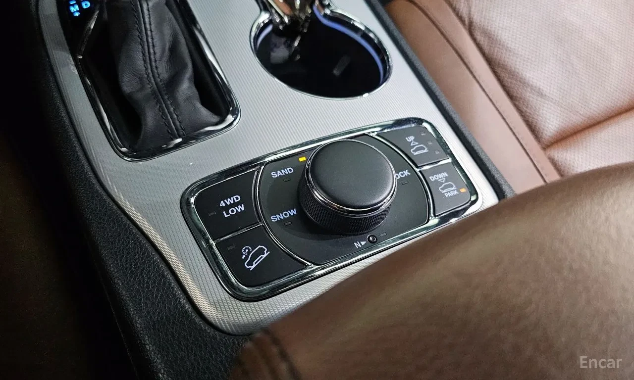Jeep Grand cherokee SUMMMIT / ВЪЗДУХ / ОБДУХ / ПАНО / ДИСТРОНИК, снимка 12 - Автомобили и джипове - 55832902