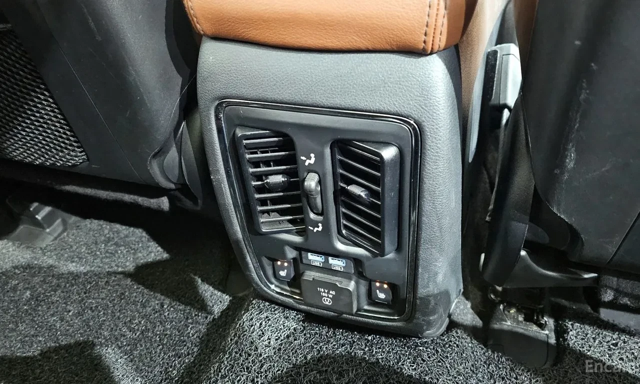 Jeep Grand cherokee SUMMMIT / ВЪЗДУХ / ОБДУХ / ПАНО / ДИСТРОНИК, снимка 16 - Автомобили и джипове - 55832902