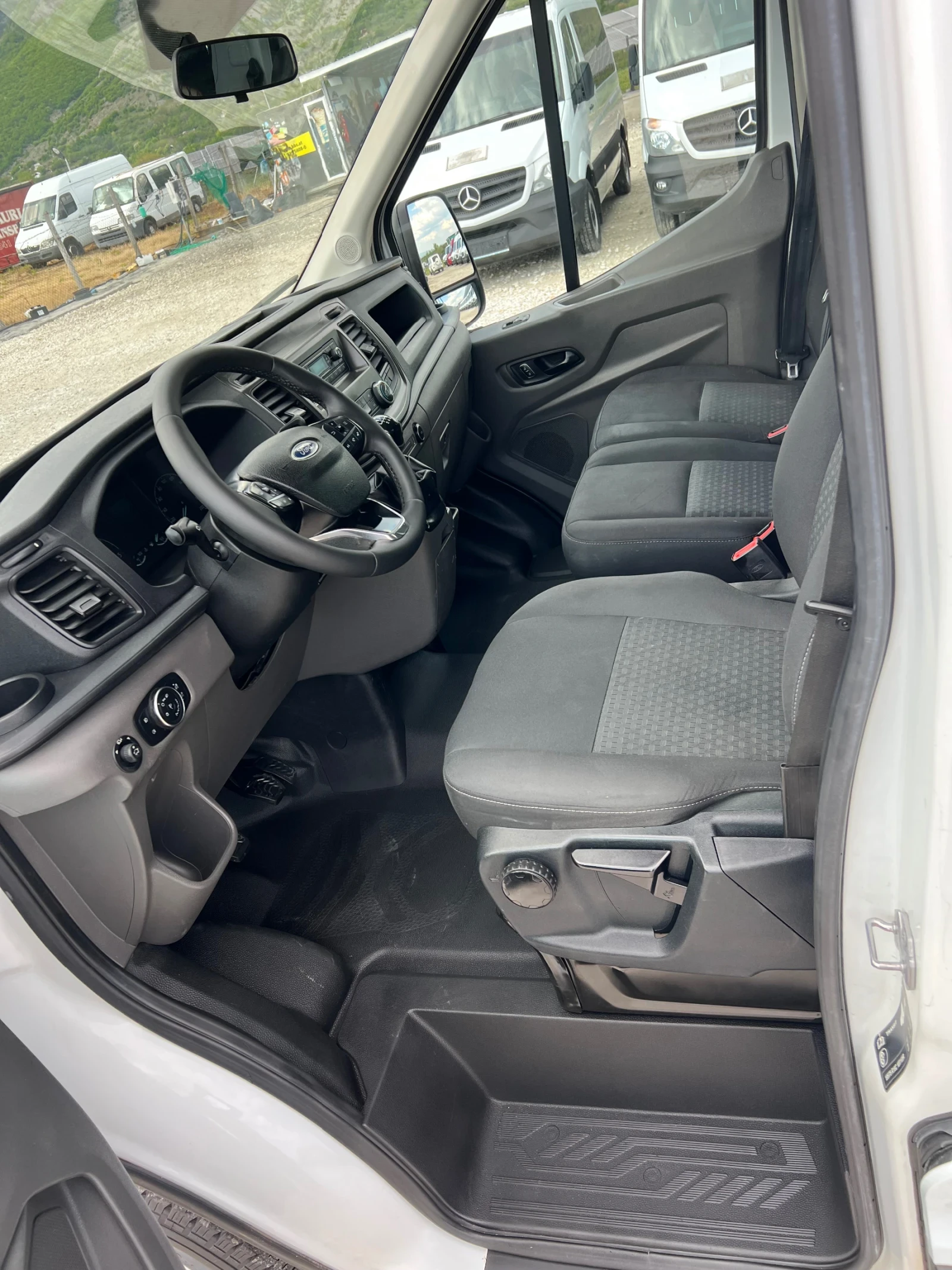 Ford Transit Климатик -7места, EURO6D, снимка 15 - Бусове и автобуси - 54585781