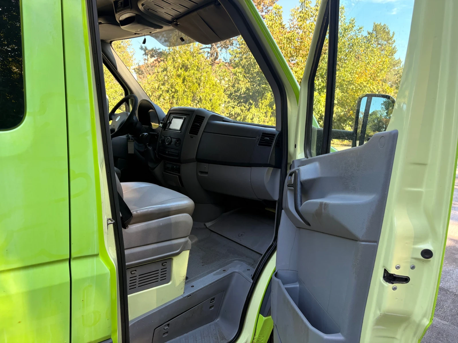 VW Crafter, снимка 12 - Бусове и автобуси - 56413190