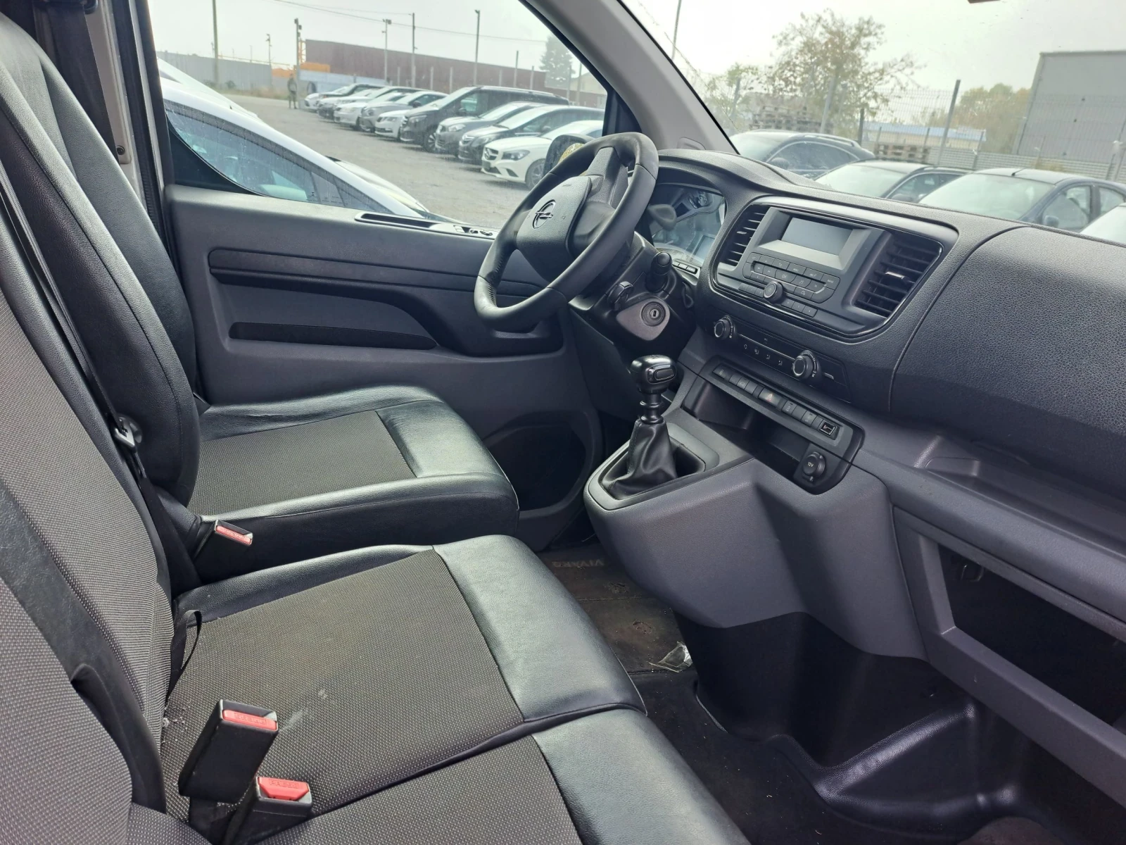 Opel Vivaro 2.0tDI, снимка 6 - Бусове и автобуси - 56700103