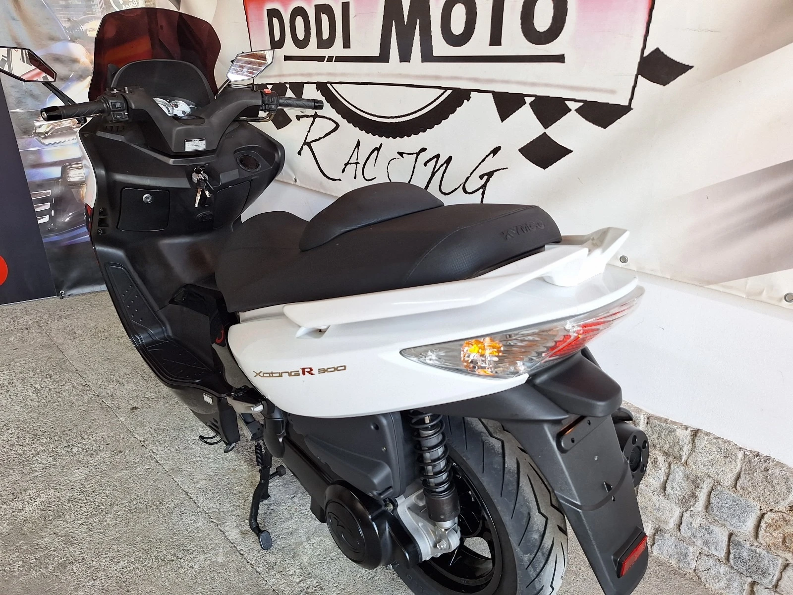 Kymco Xciting 300i / Face* * * 2014г. 2 броя - изображение 8