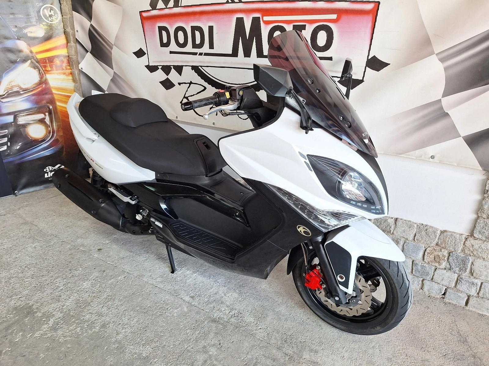 Kymco Xciting 300i / Face* * * 2014г. 2 броя - изображение 9