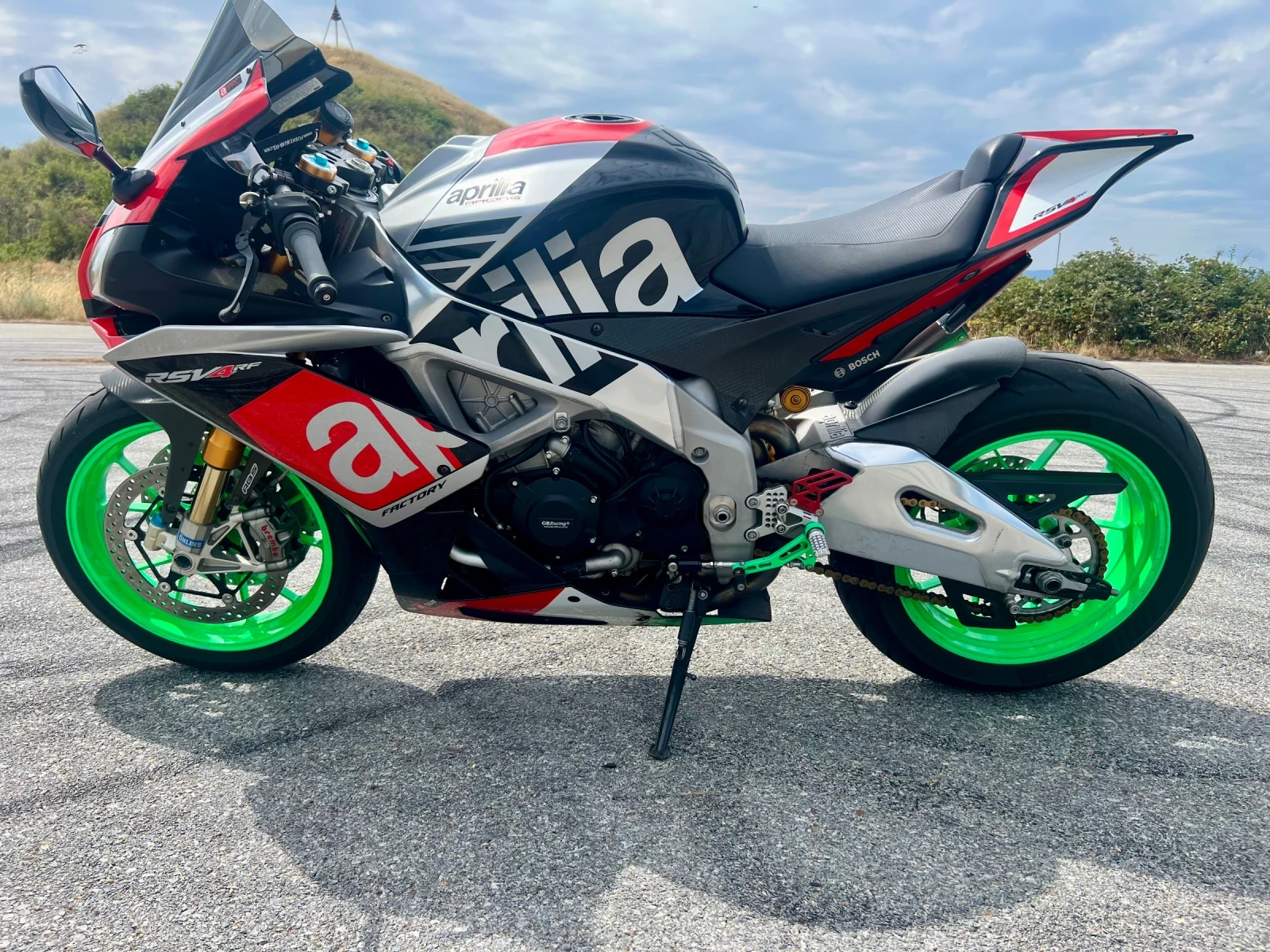 Aprilia RSV4 RF LE - изображение 3