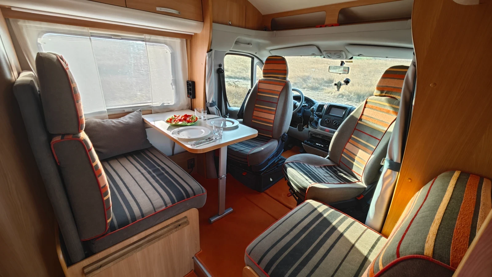 Кемпер Adria Sun living , снимка 4 - Каравани и кемпери - 56011098
