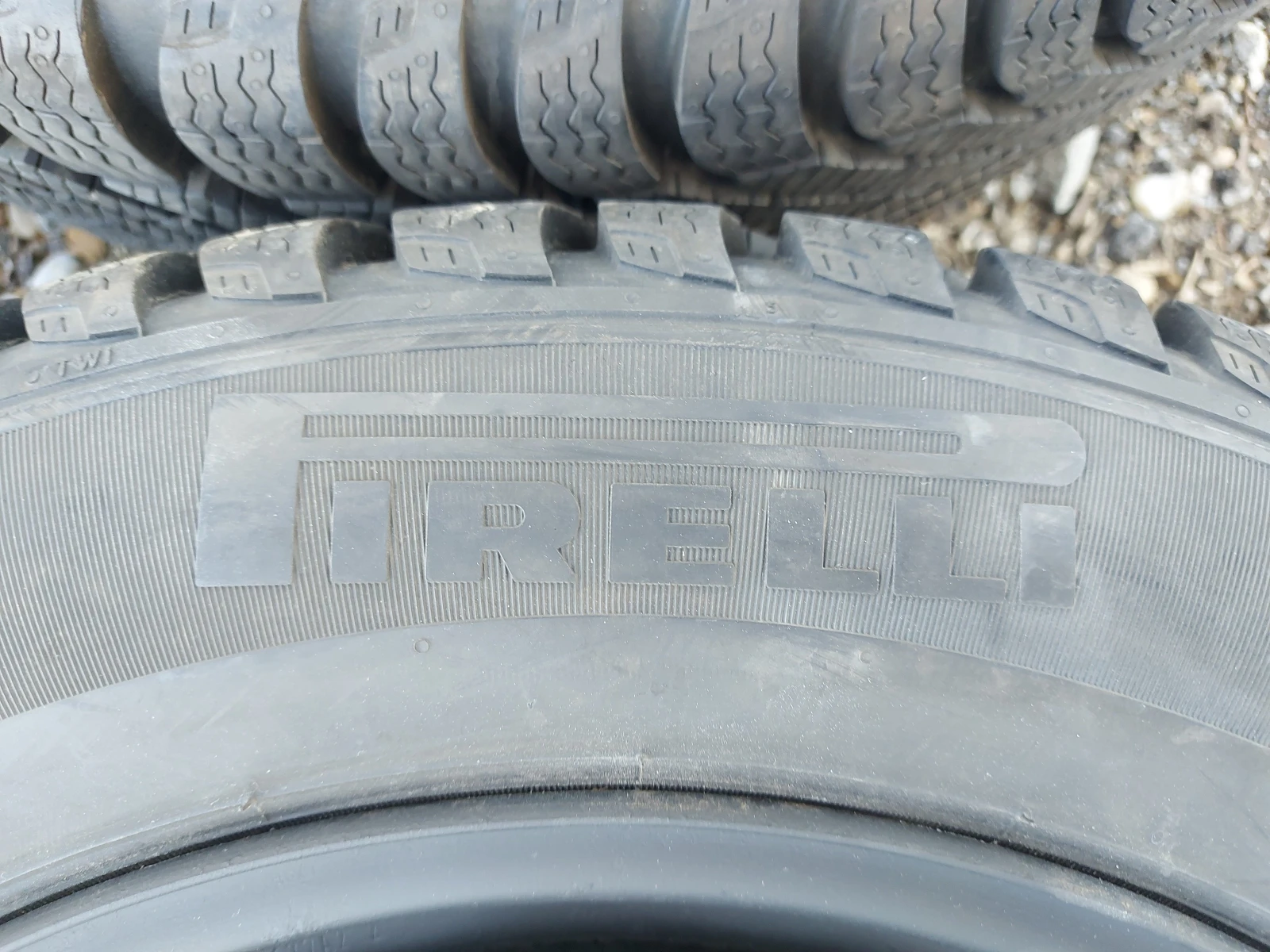 Гуми с джанти Pirelli 175/65R15, снимка 9 - Гуми и джанти - 54224660