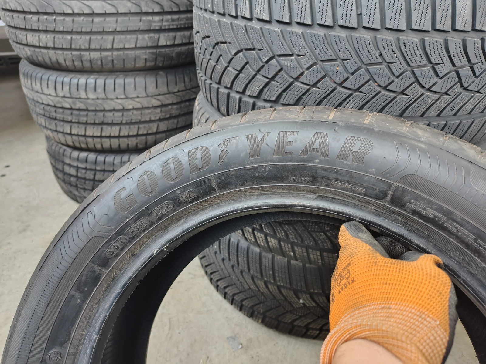 Гуми Летни 215/55R17, снимка 4 - Гуми и джанти - 55844247