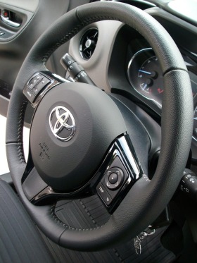 Toyota Yaris 1.5 VVT-i 48 000 km KATO NOVA, снимка 12