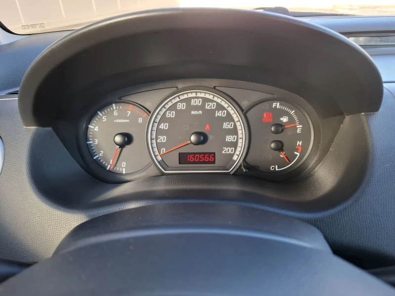 Suzuki Swift 1.3i КАТО НОВА! БЕЗ ЗАБЕЛЕЖКИ!, снимка 14 - Автомобили и джипове - 48509072