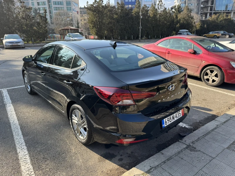 Hyundai Elantra, снимка 4 - Автомобили и джипове - 49146609