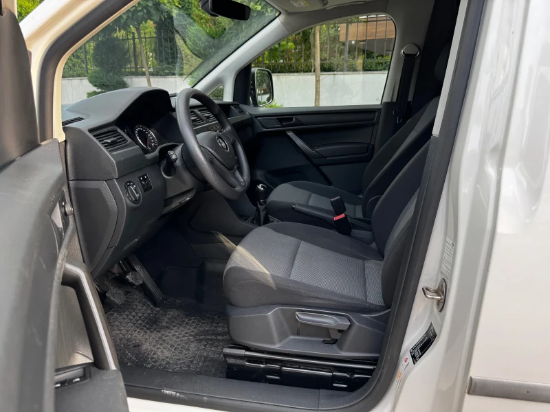 VW Caddy, снимка 14 - Автомобили и джипове - 52396632