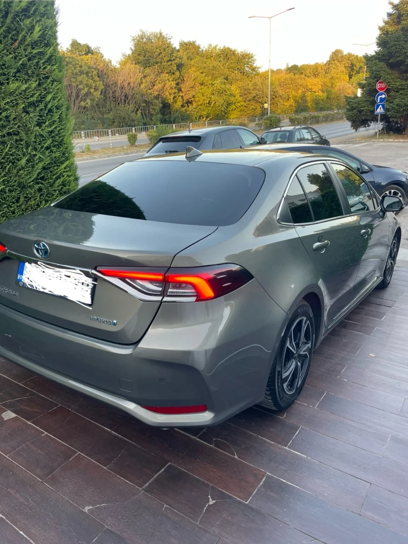 Toyota Corolla 1.8 hibrid, снимка 2 - Автомобили и джипове - 52669729