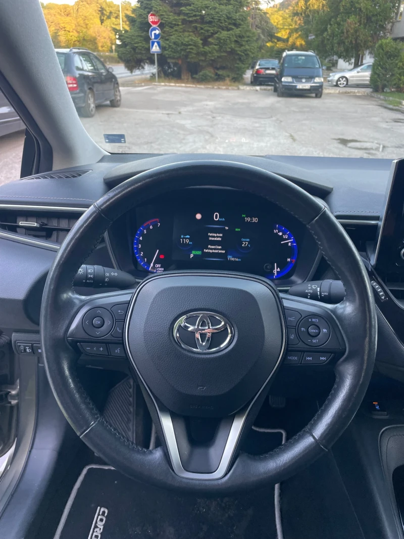 Toyota Corolla 1.8 hibrid, снимка 4 - Автомобили и джипове - 52669729