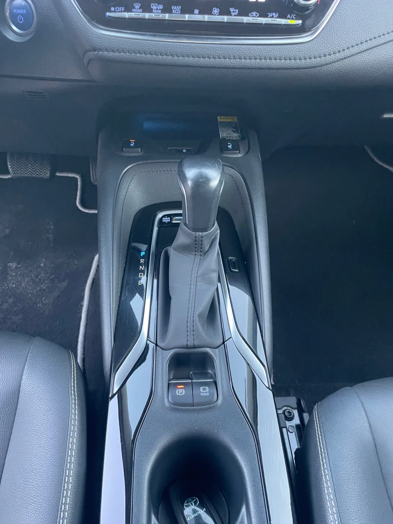 Toyota Corolla 1.8 hibrid, снимка 11 - Автомобили и джипове - 52669729