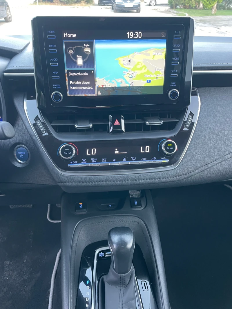 Toyota Corolla 1.8 hibrid, снимка 7 - Автомобили и джипове - 52669729