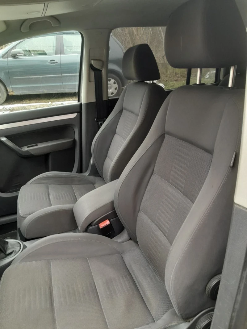 VW Touran 1.9 TDI, снимка 9 - Автомобили и джипове - 53250006