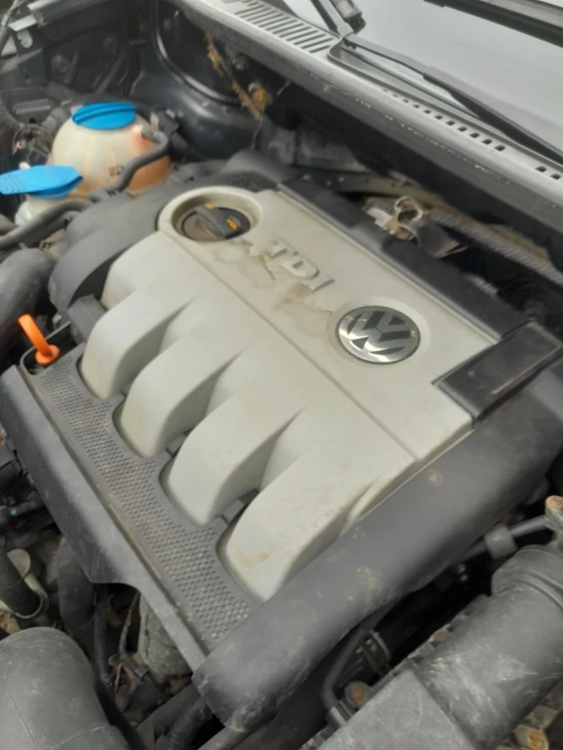 VW Touran 1.9 TDI, снимка 13 - Автомобили и джипове - 53250006