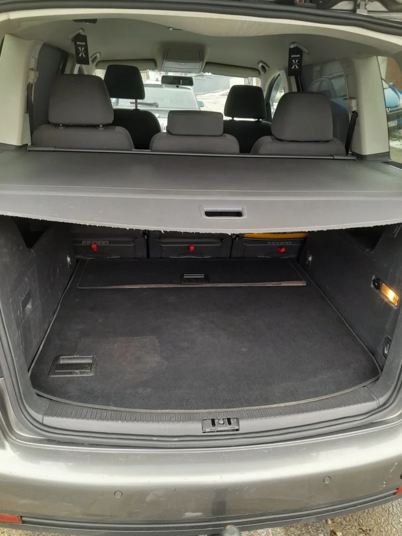 VW Touran 1.9 TDI, снимка 10 - Автомобили и джипове - 53250006