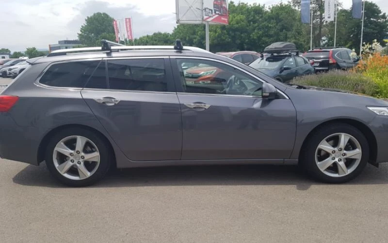 Honda Accord Tourer, 2.0 I-VTEC, снимка 4 - Автомобили и джипове - 52250412