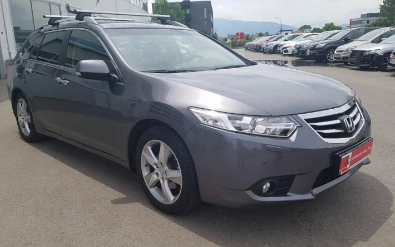 Honda Accord Tourer, 2.0 I-VTEC, снимка 3 - Автомобили и джипове - 52250412