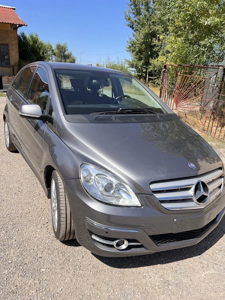 Mercedes-Benz B 200 CDI, снимка 3 - Автомобили и джипове - 52465889