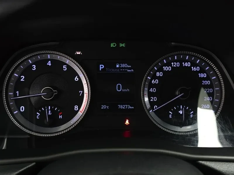Hyundai Sonata 2.0 PREMIUM, снимка 8 - Автомобили и джипове - 55011962
