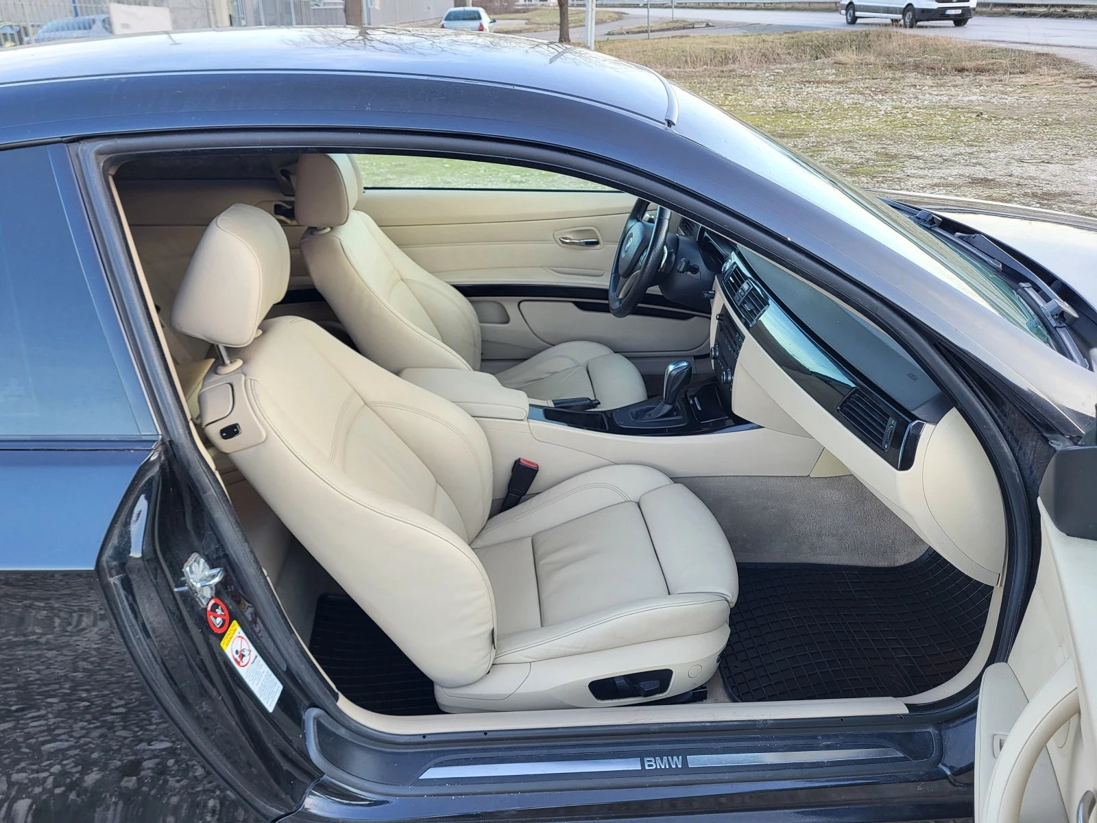 BMW 335 3.0i | Mobile.bg   11