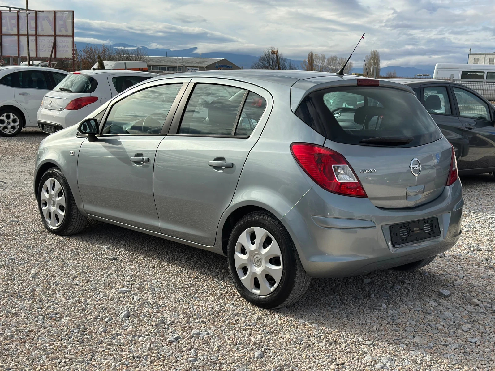 Opel Corsa 1, 2i 85kc 93000km - изображение 6