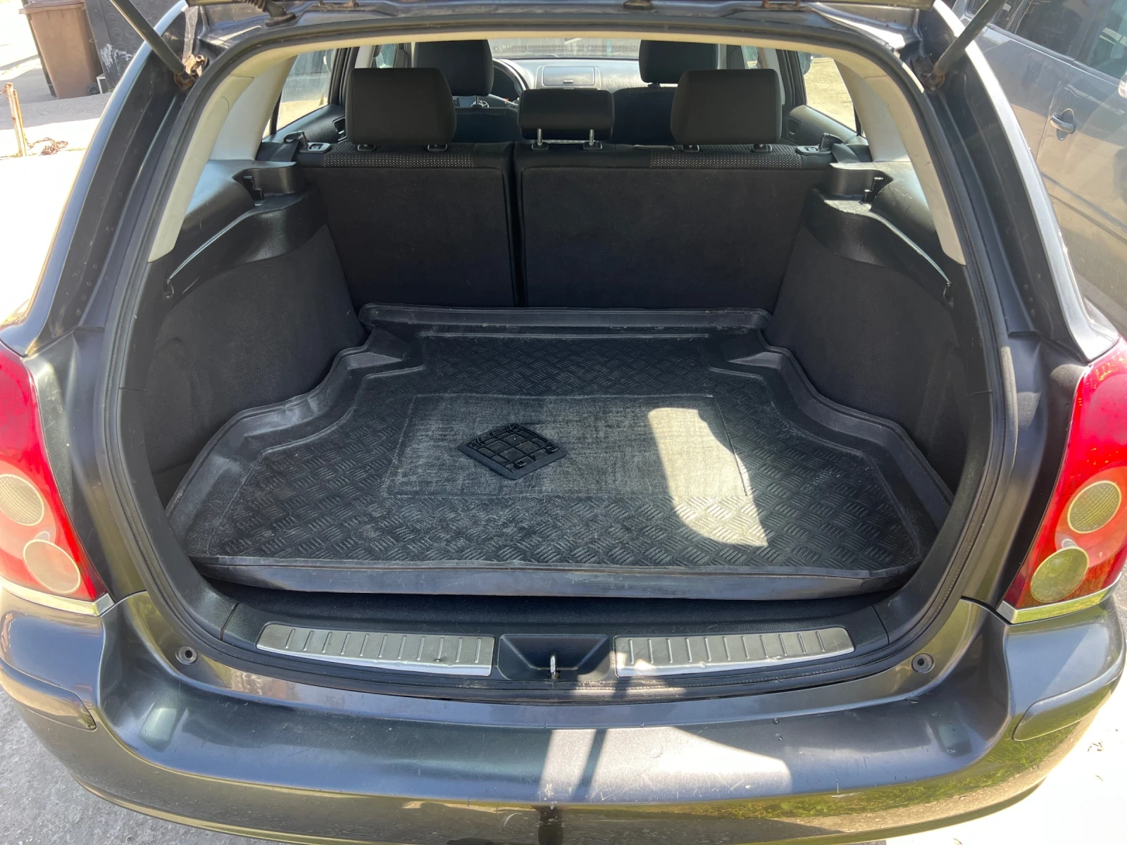Toyota Avensis 2.0 D-4D  - изображение 5