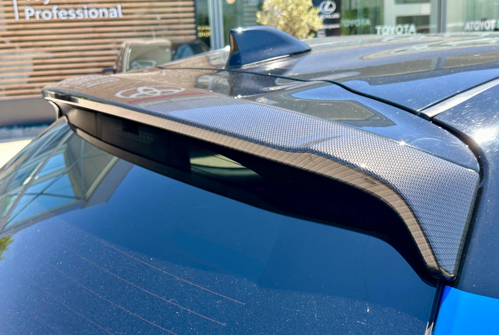 Toyota Yaris HEV 130 PREMIER EDITION - изображение 9