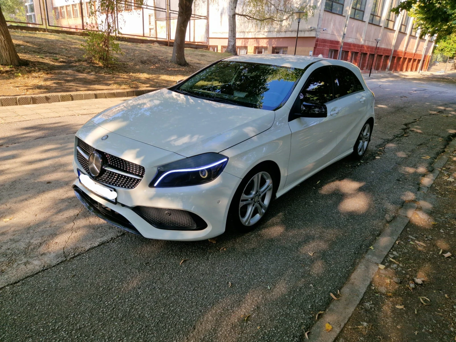 Mercedes-Benz A 180 A 180  AMG  - изображение 2
