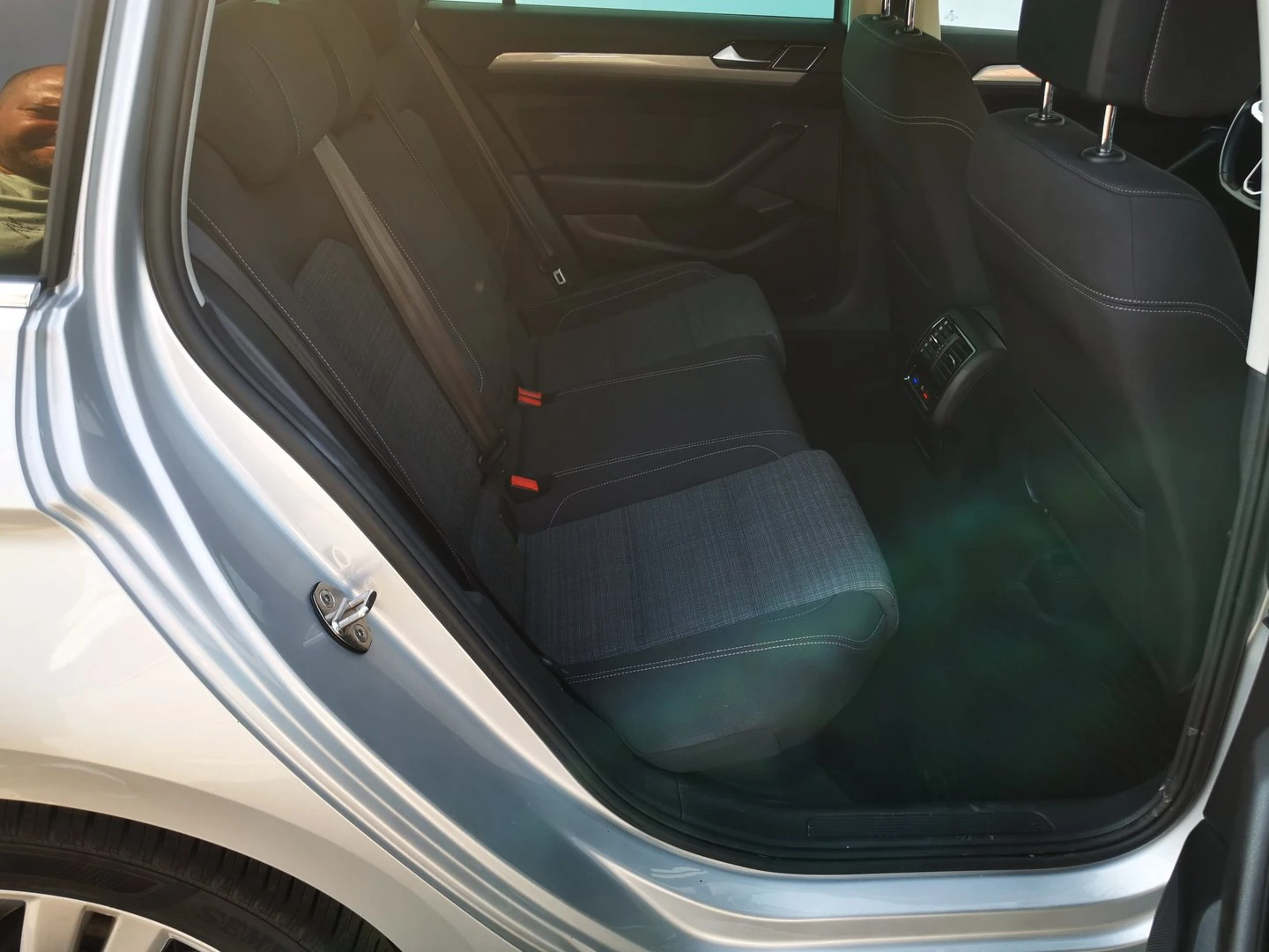 VW Passat VW Passat Var. Business 2.0 TDI SCR DSG - изображение 8