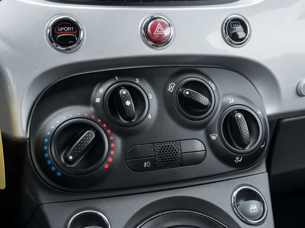 Fiat 500 * Sport Dealer Serviced Leather NO Accidents Alloy, снимка 15 - Автомобили и джипове - 53918410