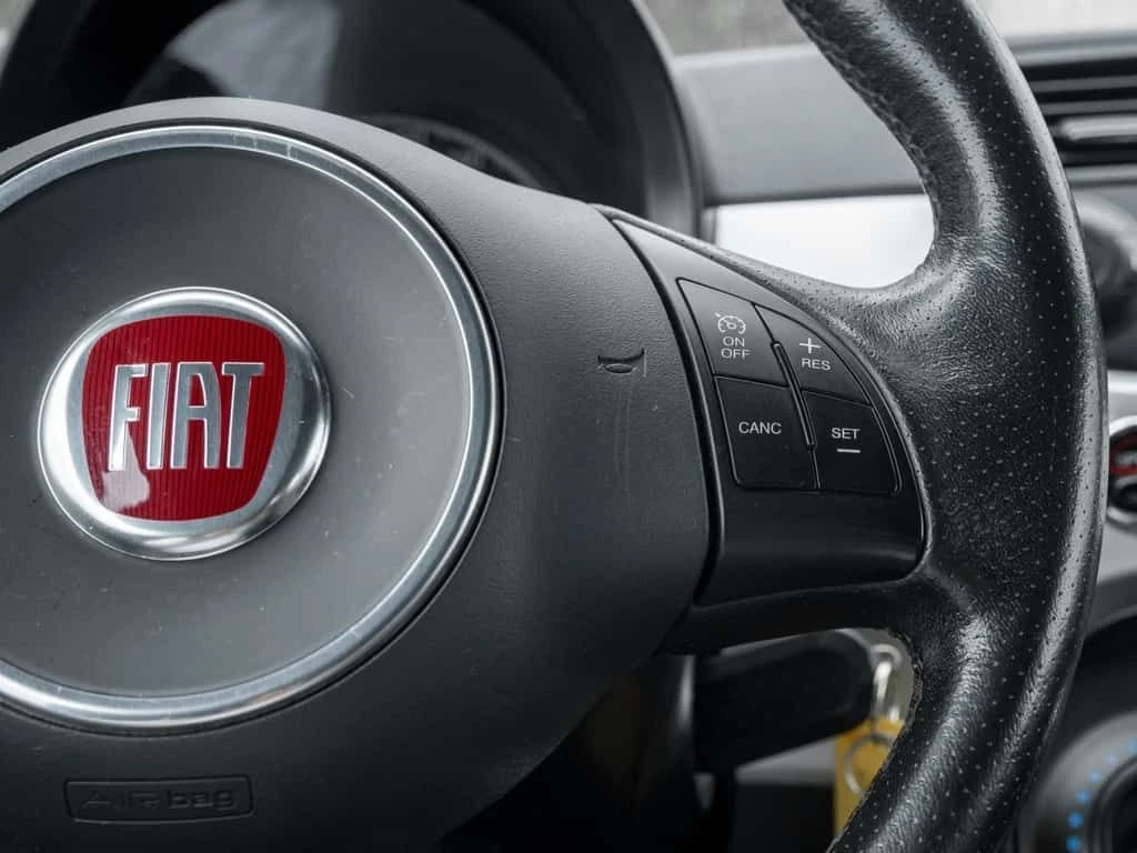 Fiat 500 * Sport Dealer Serviced Leather NO Accidents Alloy, снимка 10 - Автомобили и джипове - 53918410