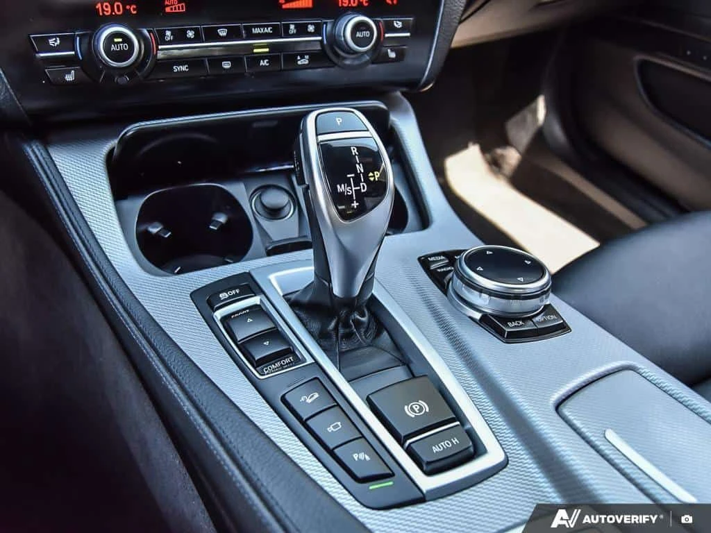 BMW 528 * 4dr Sdn 528i xDrive M Sport Package * CARFAX *  | Mobile.bg � ����������� 16