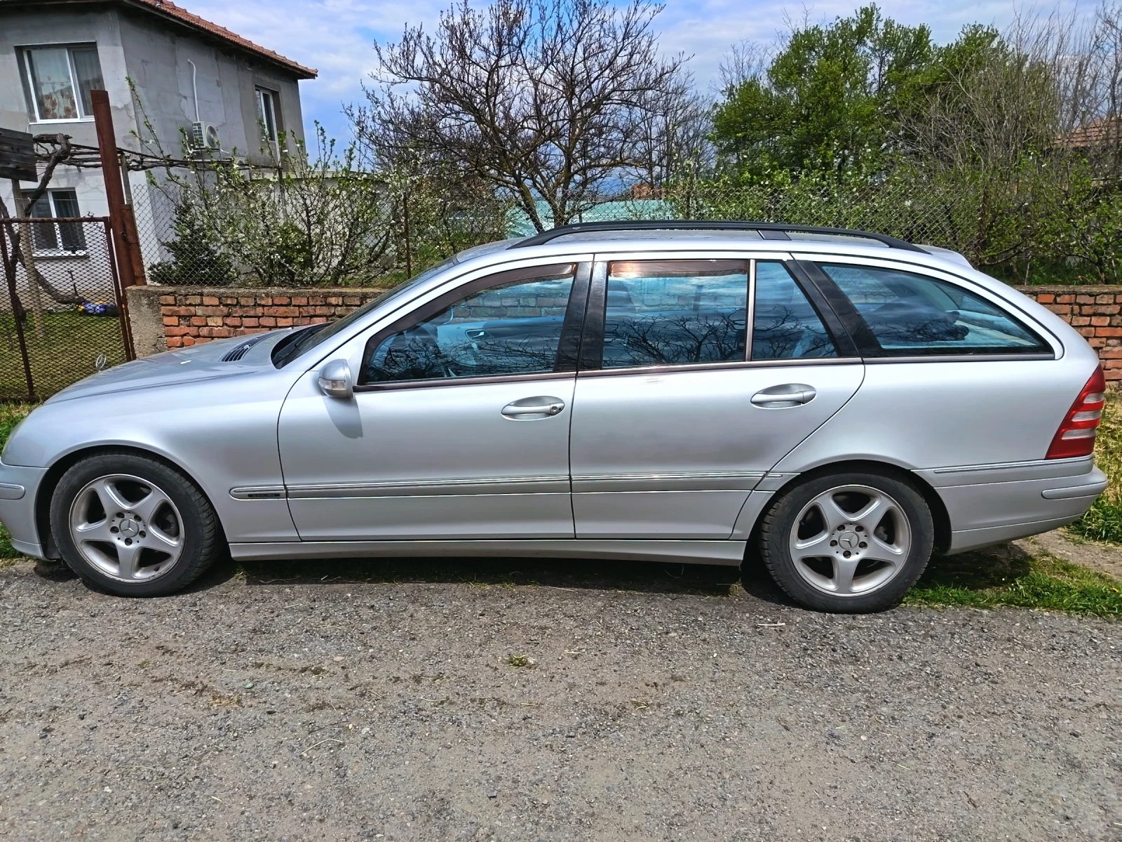 Mercedes-Benz C 220, снимка 2 - Автомобили и джипове - 54252244