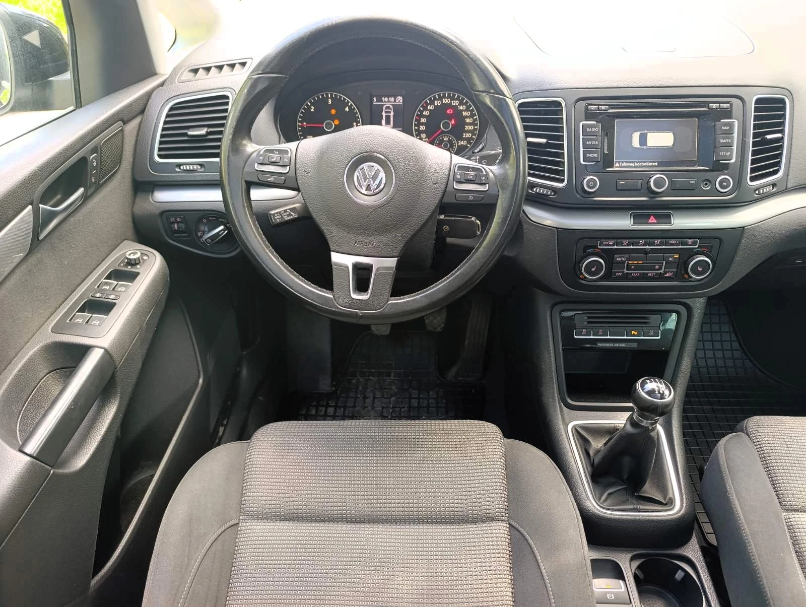 VW Sharan, снимка 10 - Автомобили и джипове - 54792870