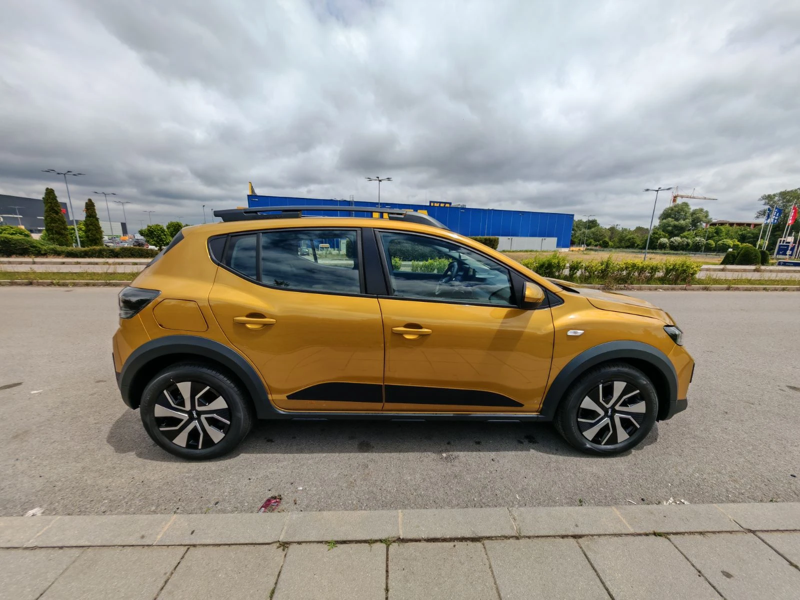 Dacia Sandero Stepway, 1790E за получаване, 1.2TCE ГАЗ - Автомат, снимка 4 - Автомобили и джипове - 54880952
