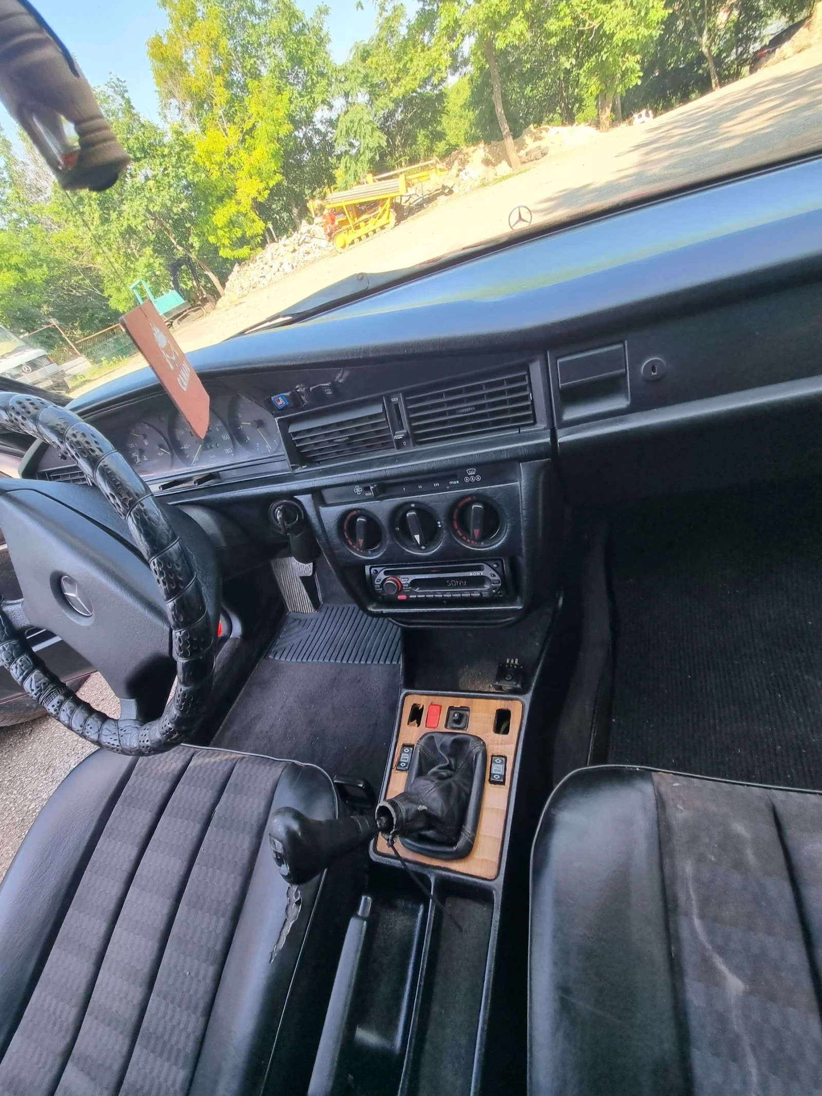 Mercedes-Benz 200 190, снимка 15 - Автомобили и джипове - 55250322