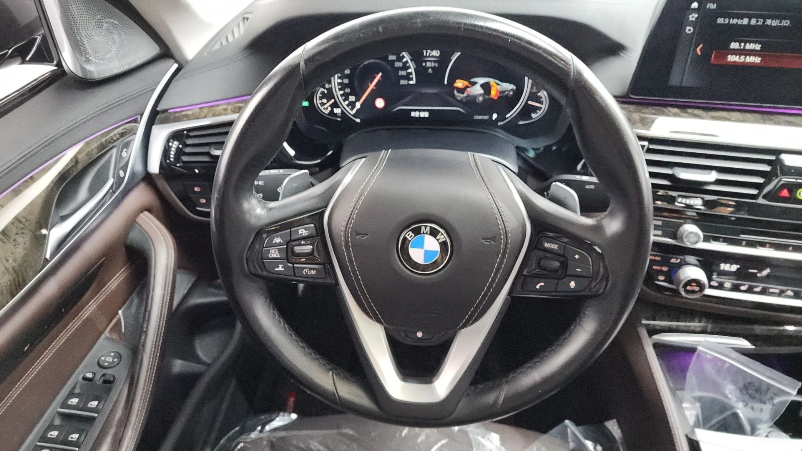 BMW 540 M* ОБДУХВАНЕ* ПОДГРЕВ* ДИСТРОНИК* 360 КАМЕРА* , снимка 12 - Автомобили и джипове - 55478212