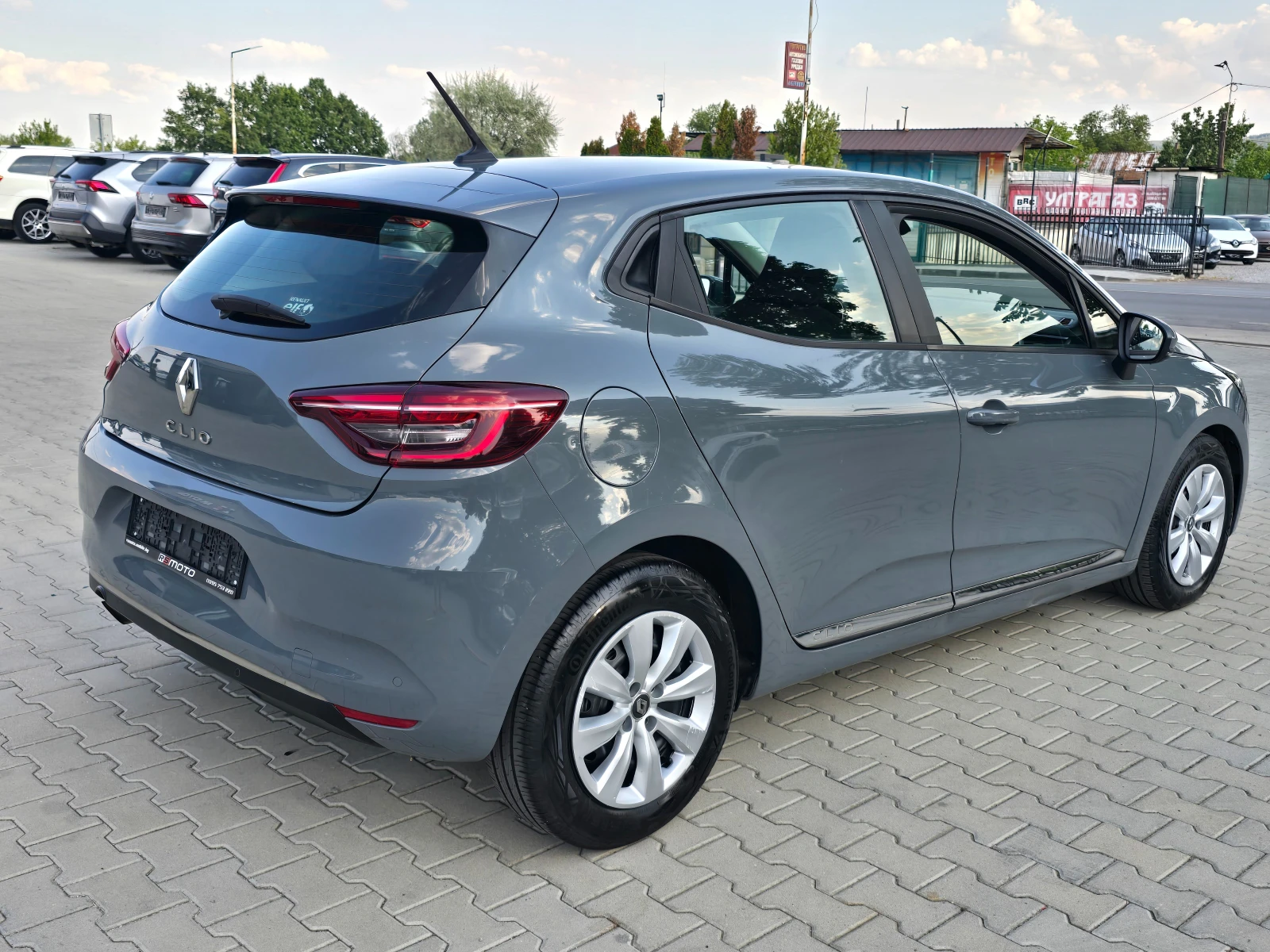 Renault Clio 1.0Бензин/Газ, 101 к.с.!, снимка 3 - Автомобили и джипове - 55584516