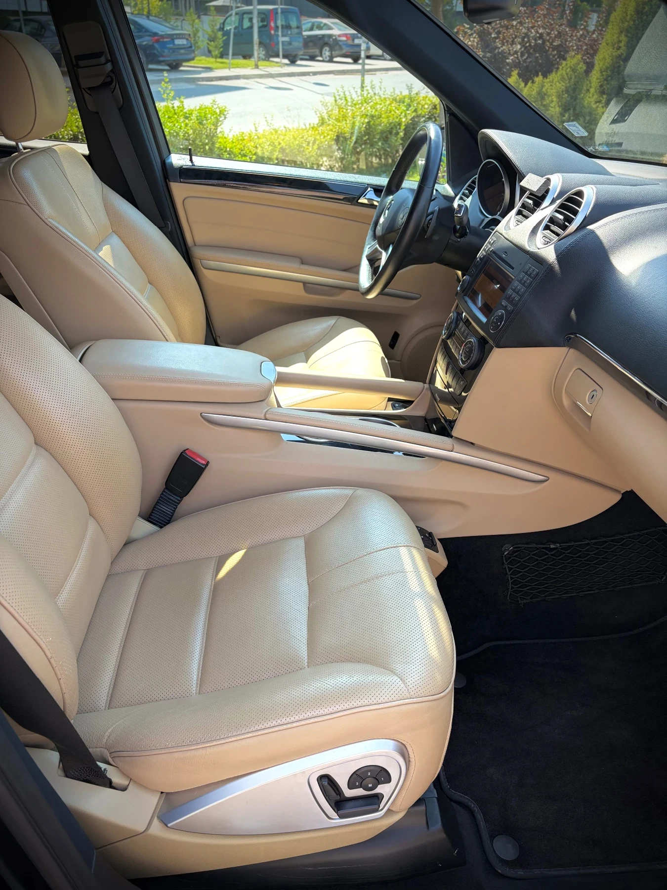 Mercedes-Benz ML 550 AMG Edition 1 /за ценители/, снимка 4 - Автомобили и джипове - 56310599