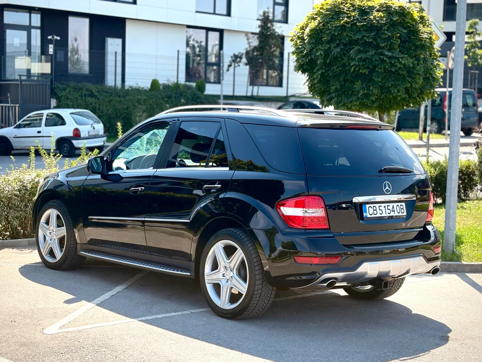 Mercedes-Benz ML 550 AMG Edition 1 /за ценители/, снимка 2 - Автомобили и джипове - 56310599
