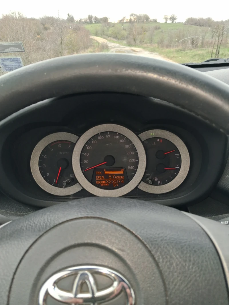 Toyota Rav4, снимка 5 - Автомобили и джипове - 52729794